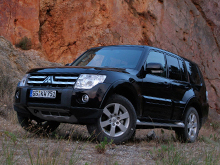 Чехлы на Mitsubishi Pajero 3 2000–2006 г.в.