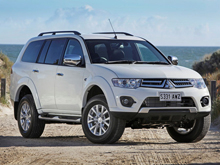 Чехлы на Mitsubishi Pajero Sport II 2013–2017 г.в.